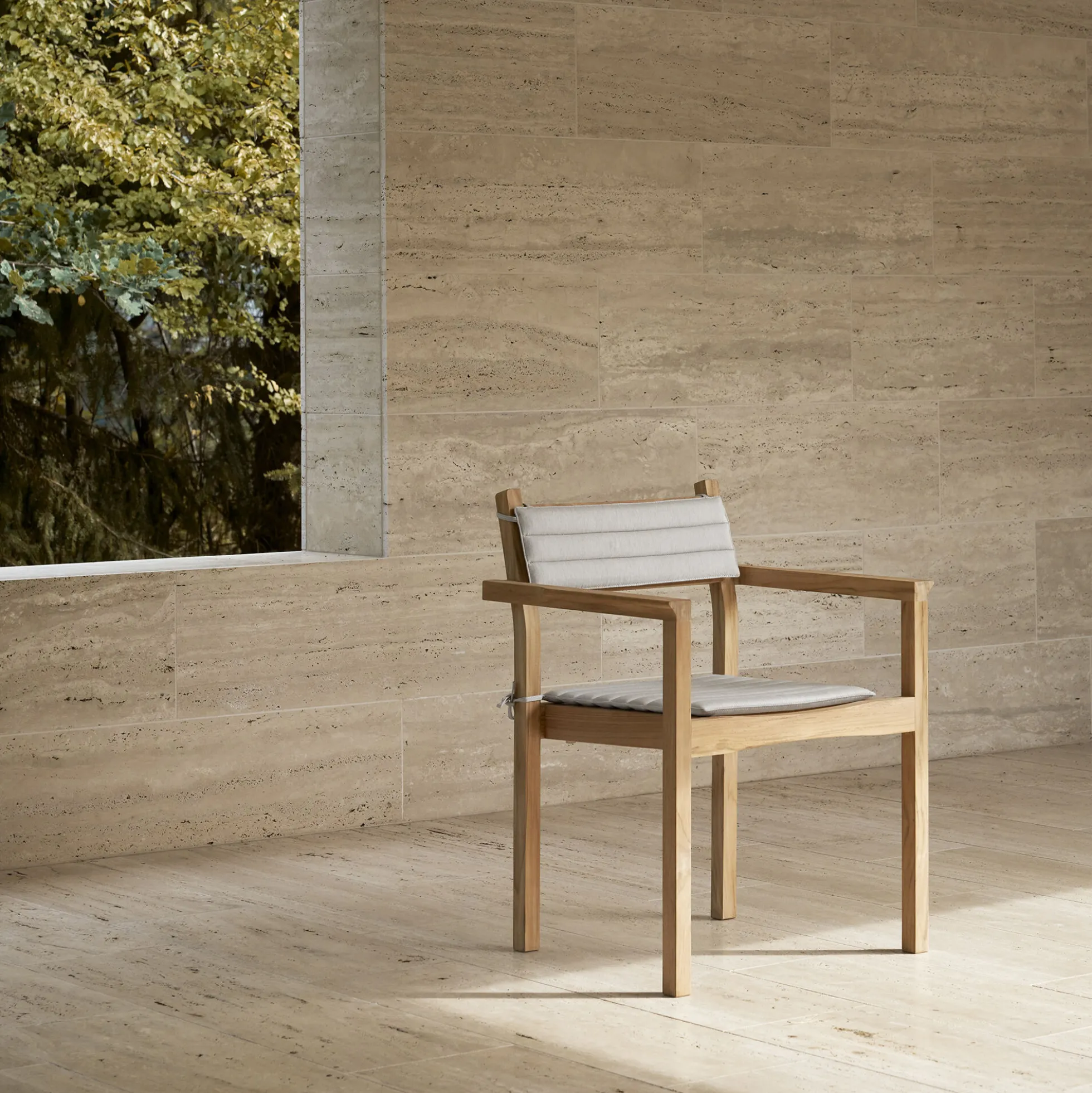 AH502 Outdoor spisbordsstol med armlæn