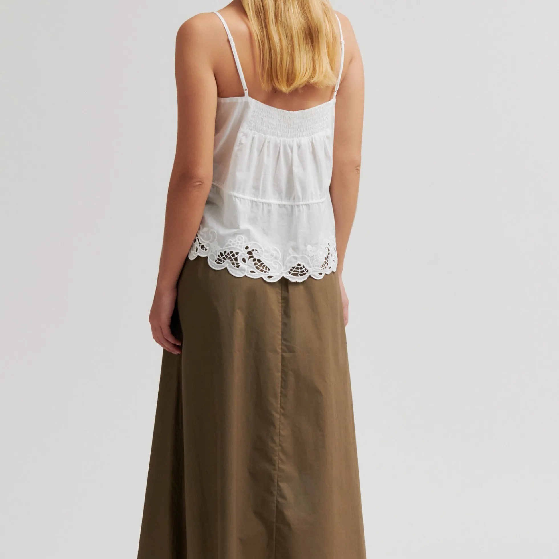 Alisa Skirt, canteen