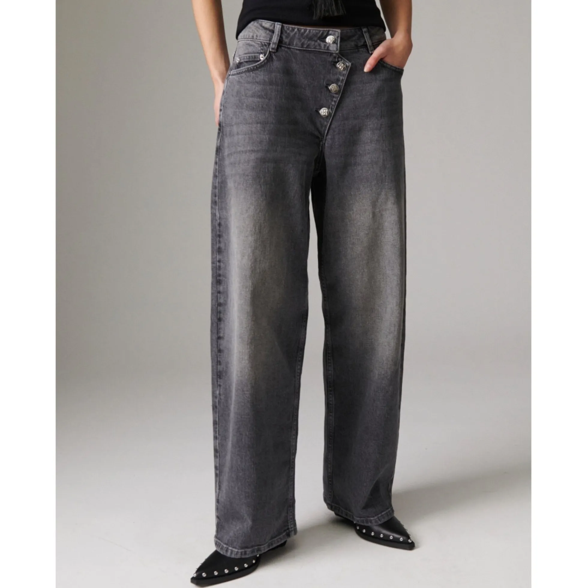 Andi Assymetric - Light Grey Denim, light grey
