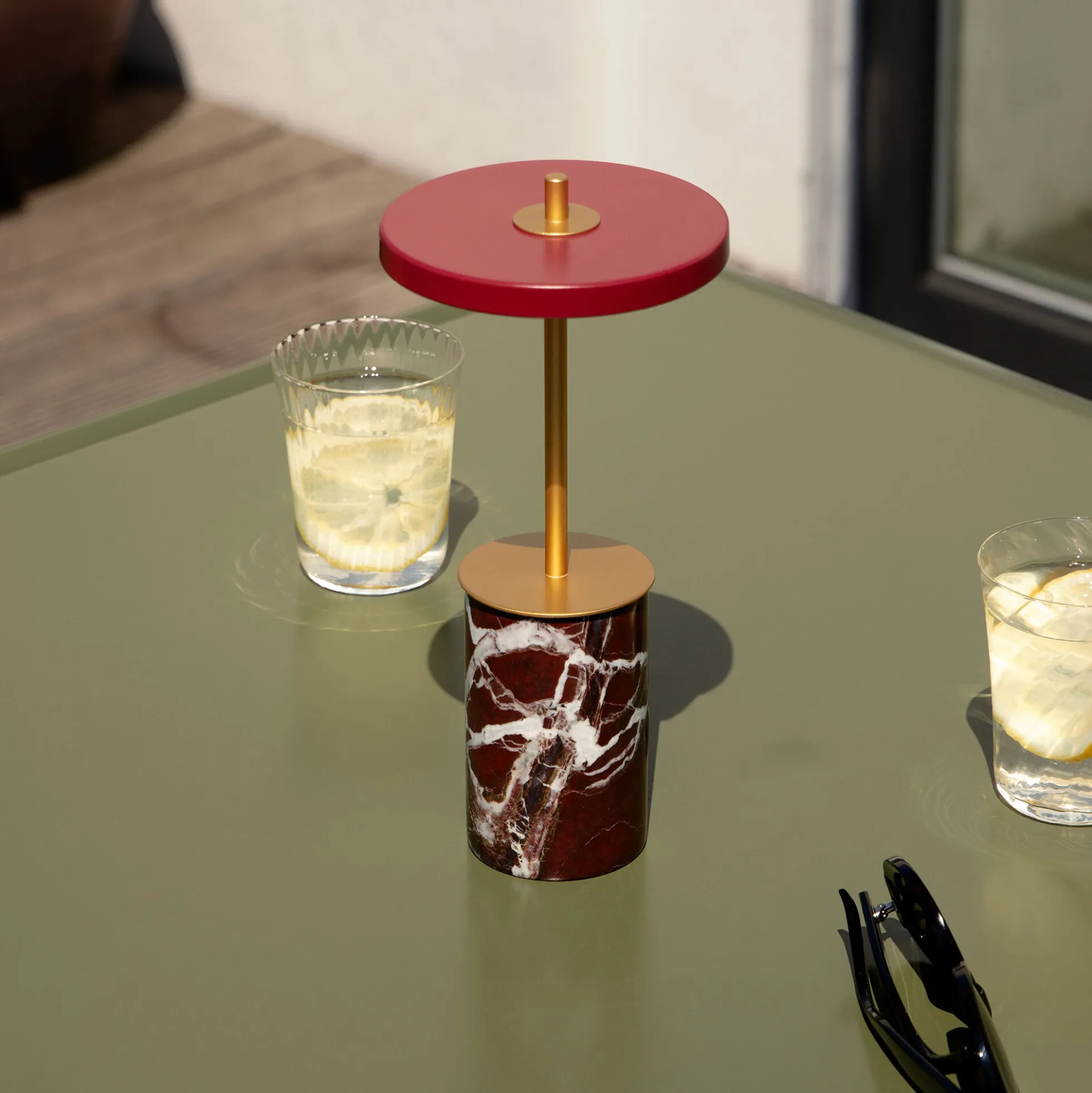Asteria Move Mini Portable Lamp, red marble