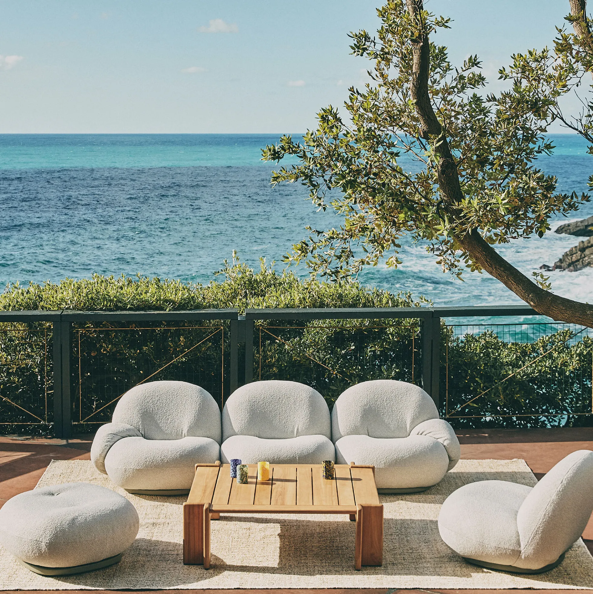 Atmosfera Coffee Table, teak