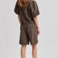 Avrille Shorts, canteen