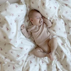 Baby sengetøj, windflower creme