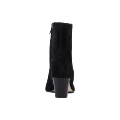 Bella, black