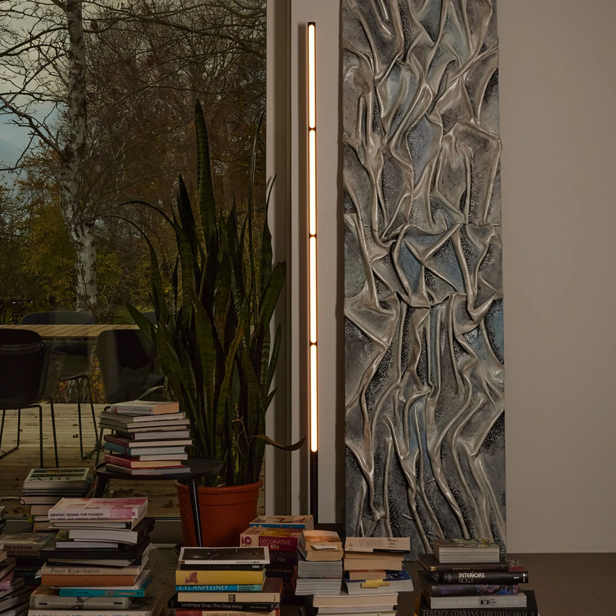 Bloomsbury Floor Lamp, black
