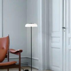 Blossi Floor Lamp, black/opal