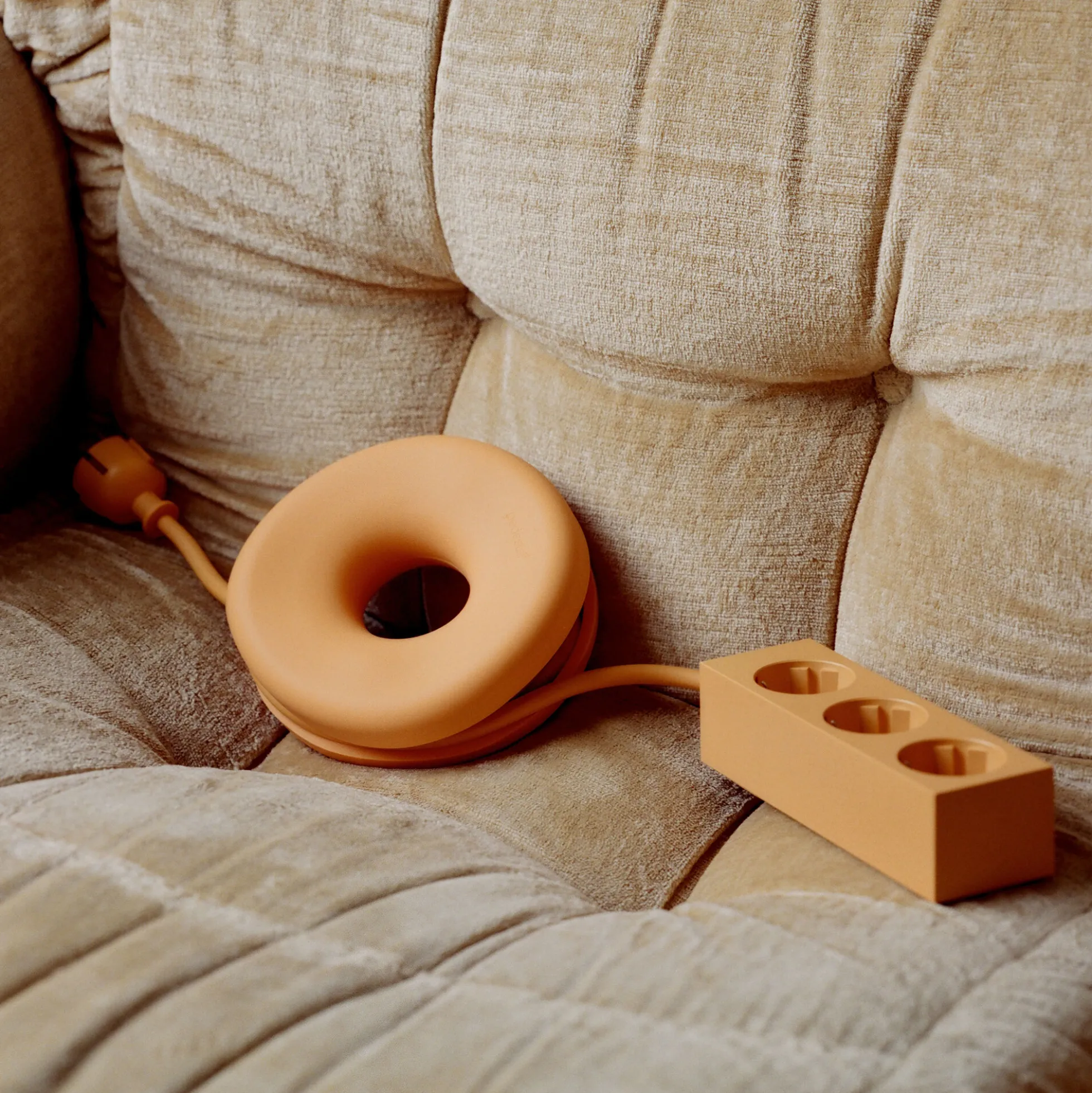 Cable Bagel, apricot