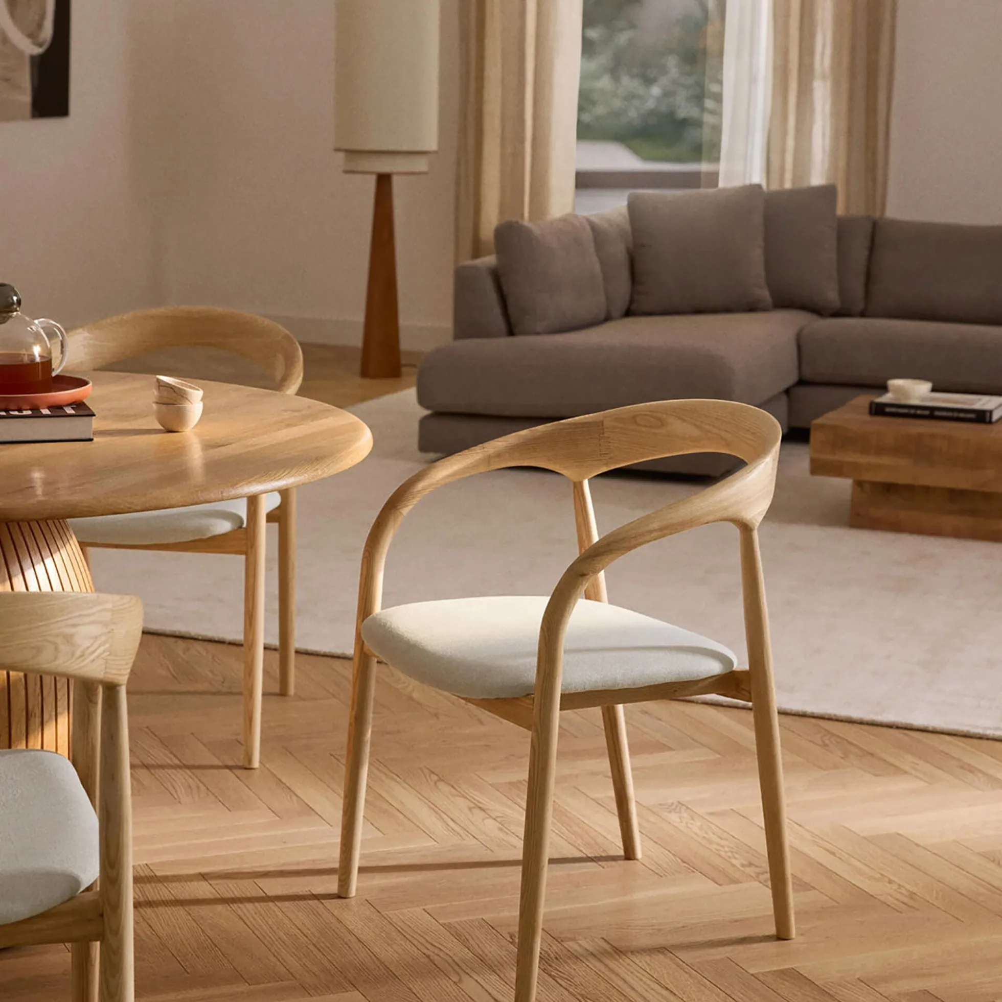 Camille Dining Table with Seat Cushion, off white/light ash