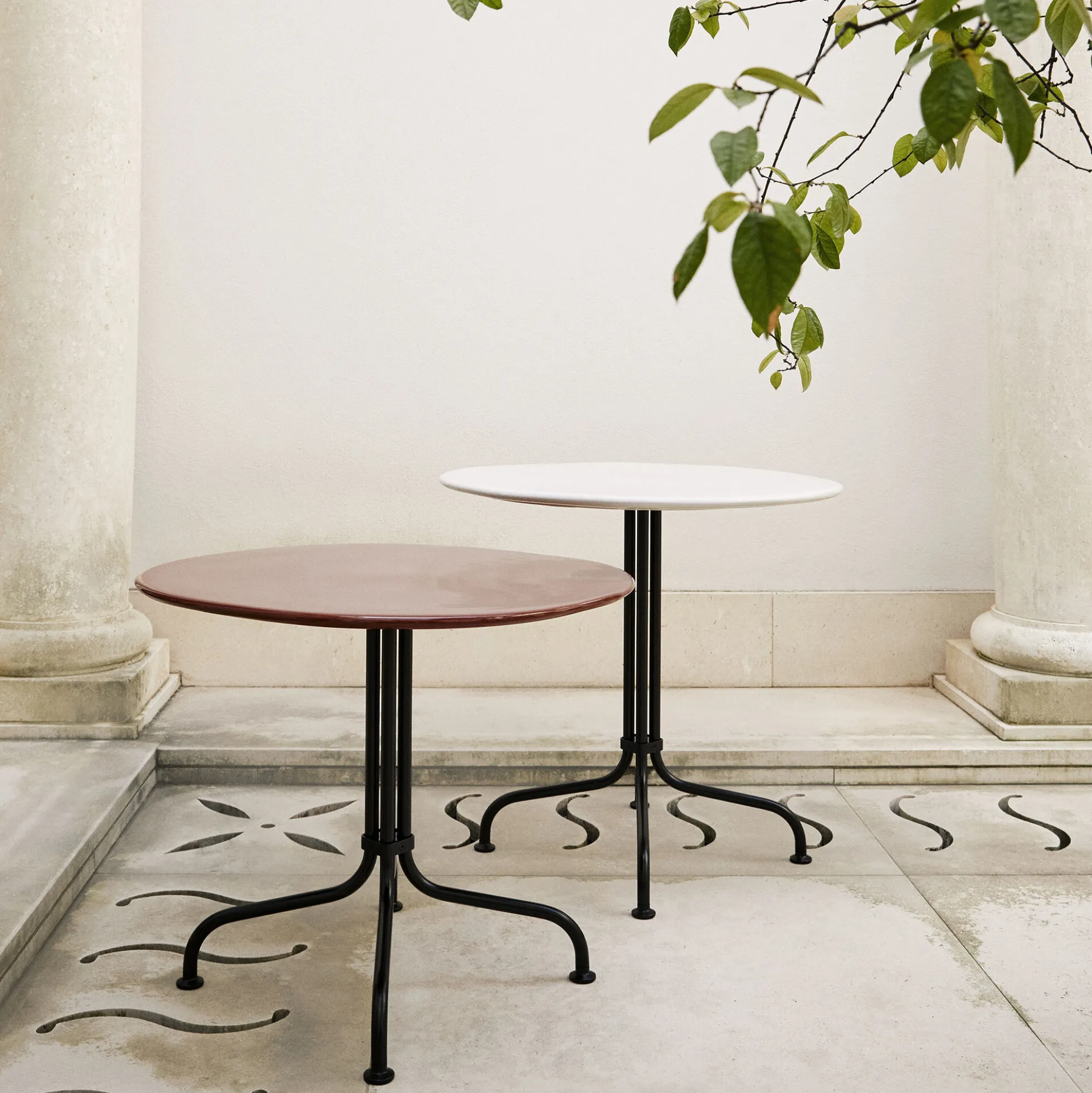 Carmel Bistro Outdoor Lounge Table, matt clam white
