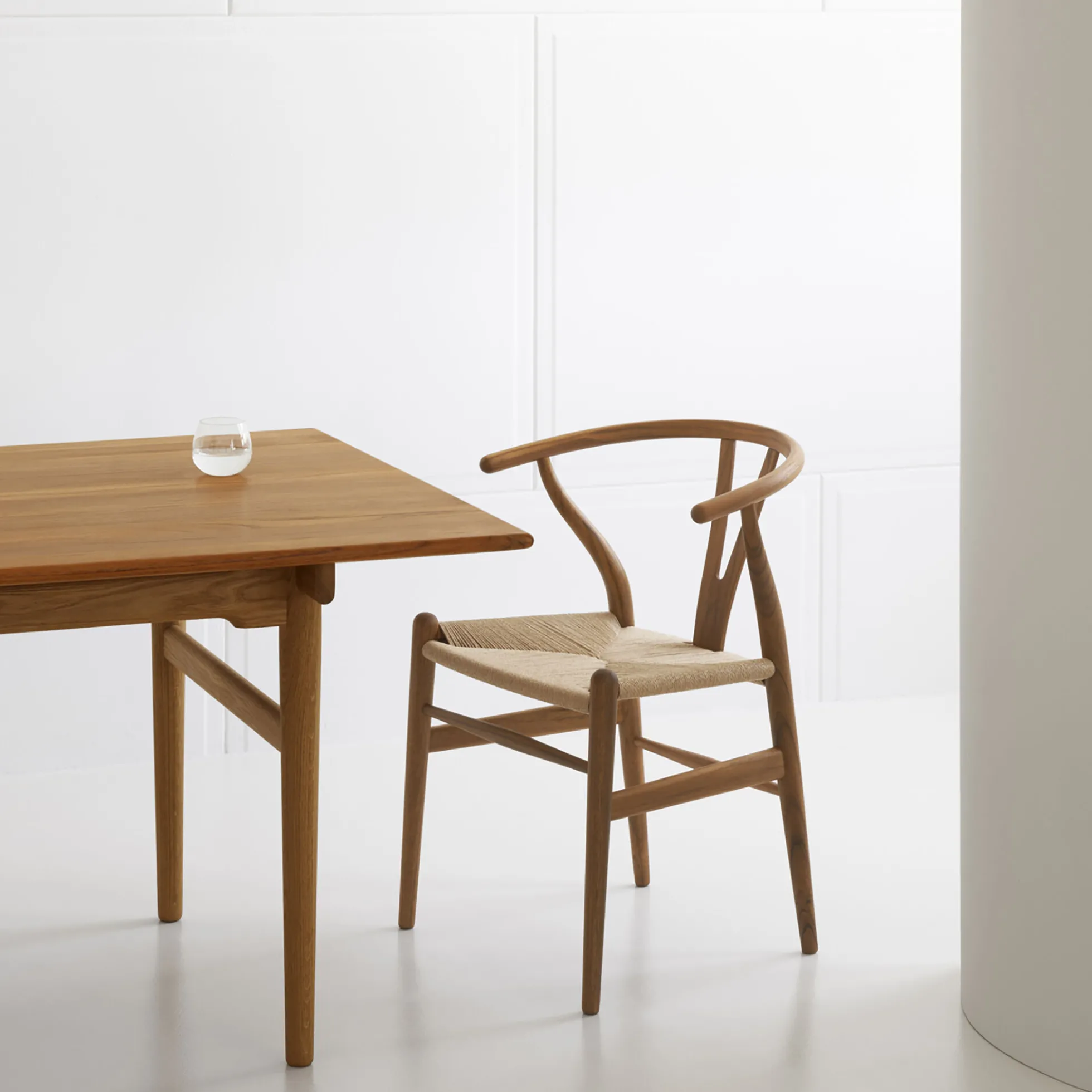 CH327 spisebord, olieret teak/olieret eg