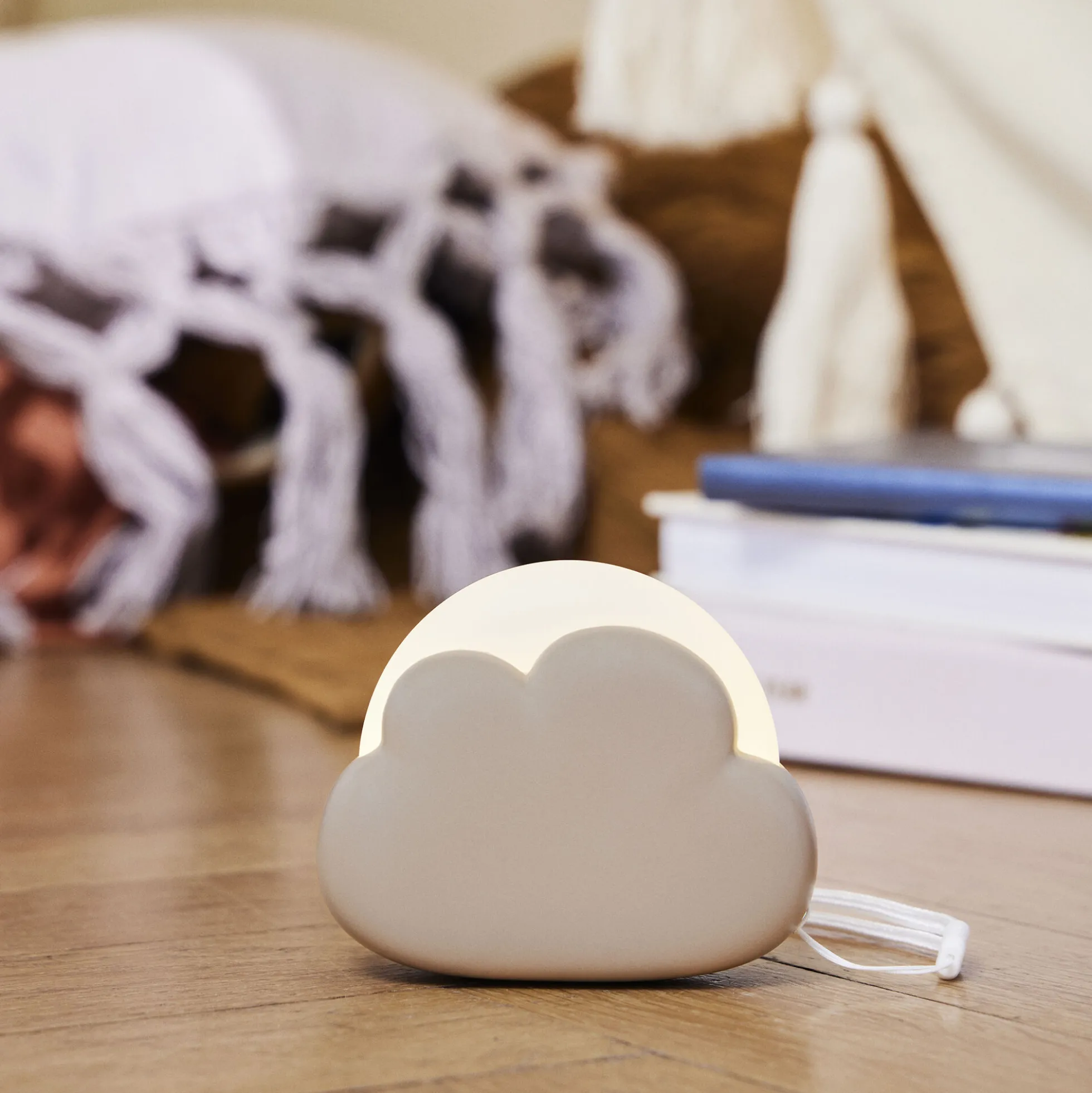 Cloudy natlampe, ivory sand
