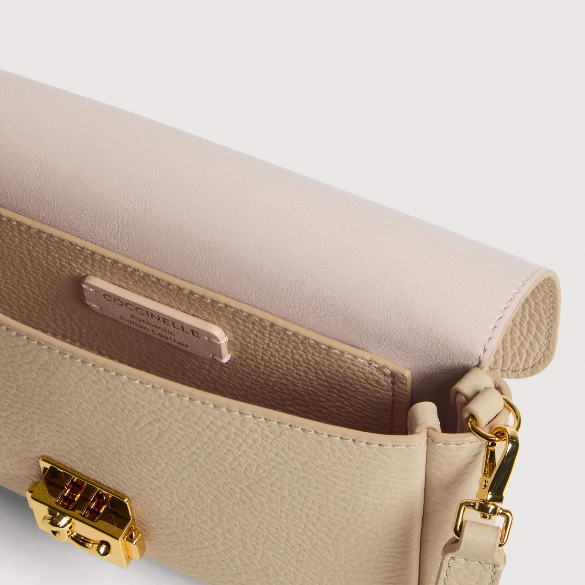 COCCINELLE C-ME LOCK, sandshell