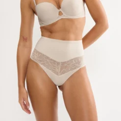 Comfort Contour Highwaist String, nude beige