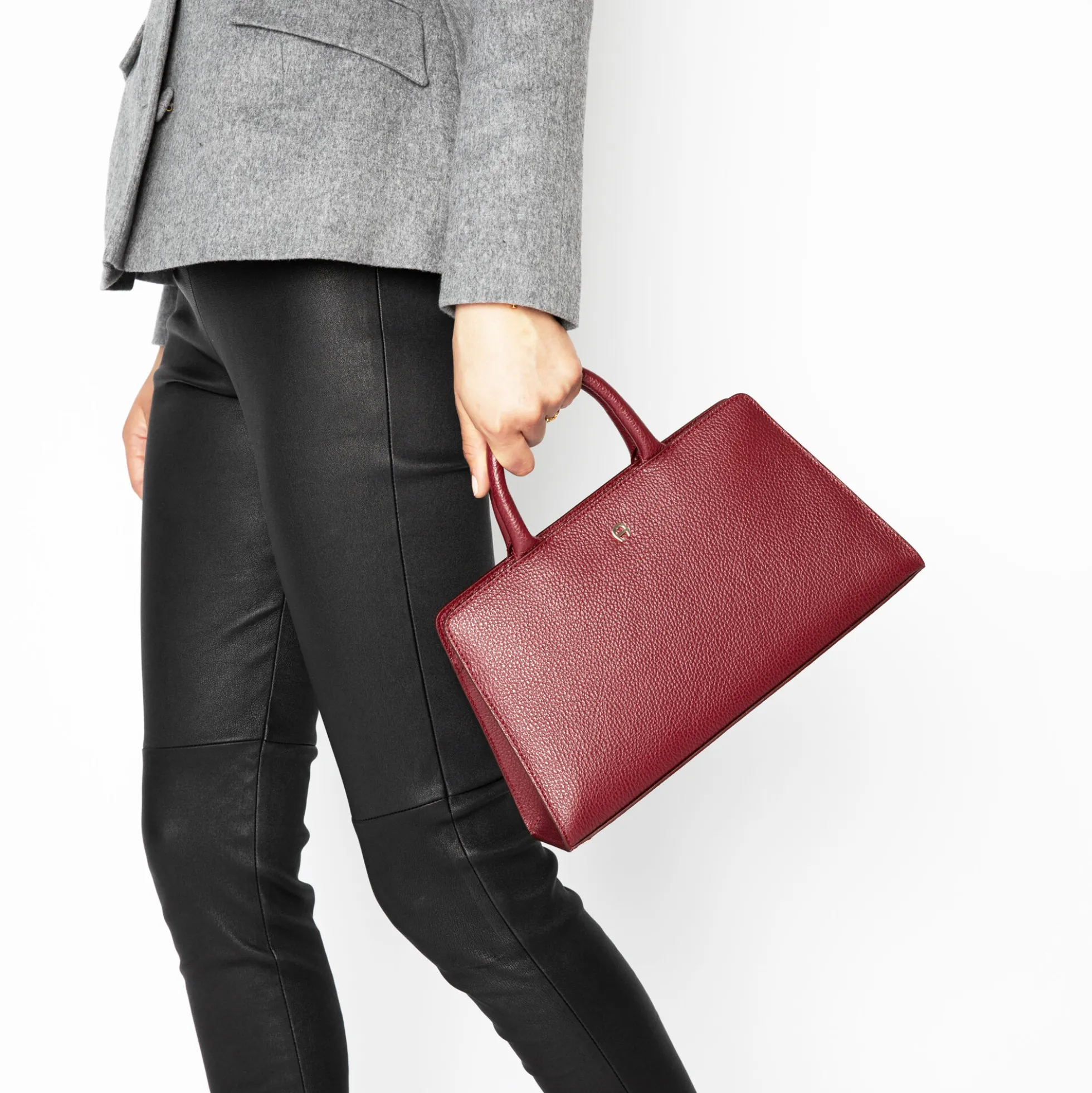 Cybill Handbag Stretch M, burgundy