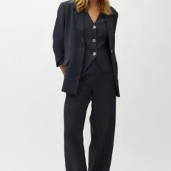 Dagnise-M Pant, dark bering sea