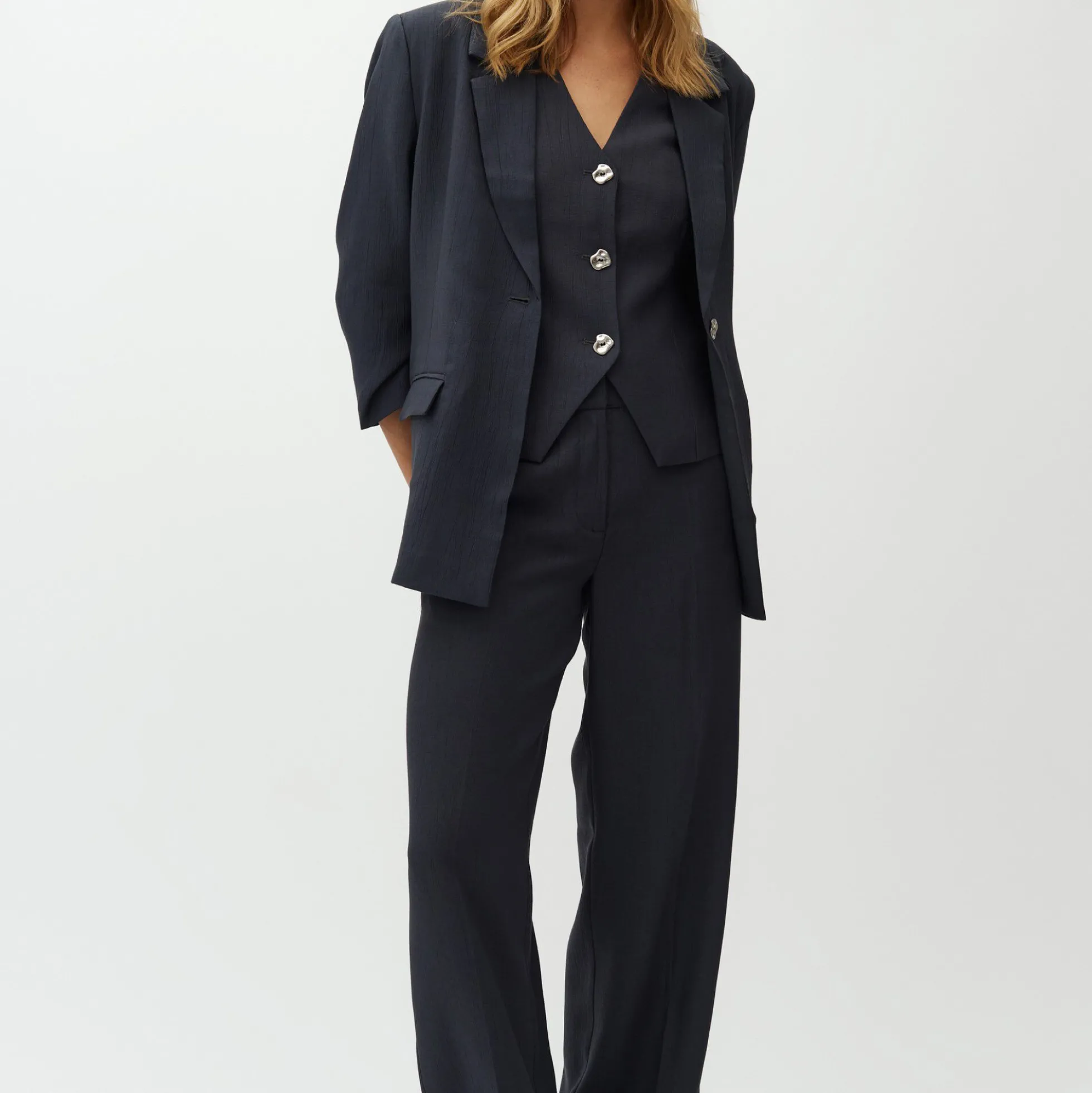 Dagnise-M Pant, dark bering sea
