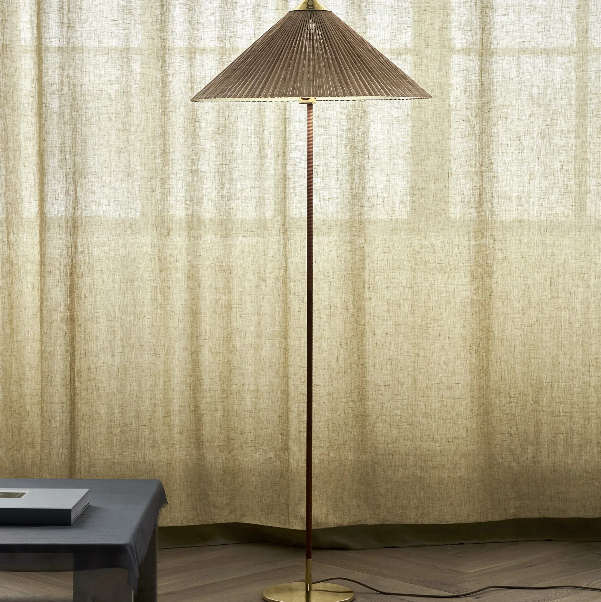 9602 Floor Lamp, brass/bamboo