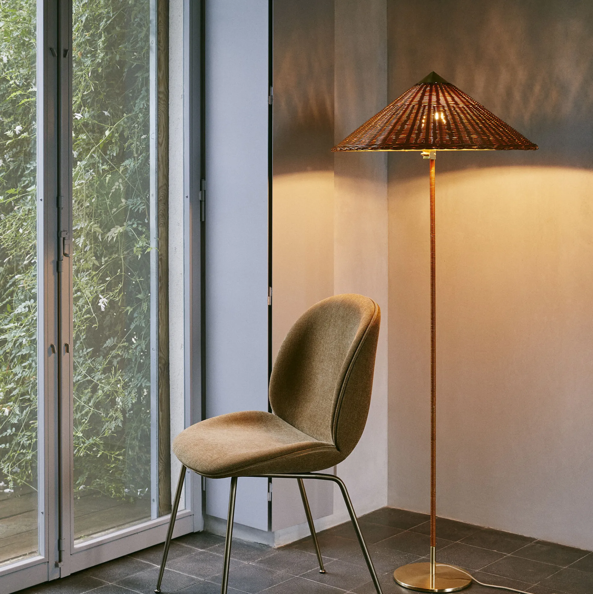 9602 Floor Lamp, wicker willow