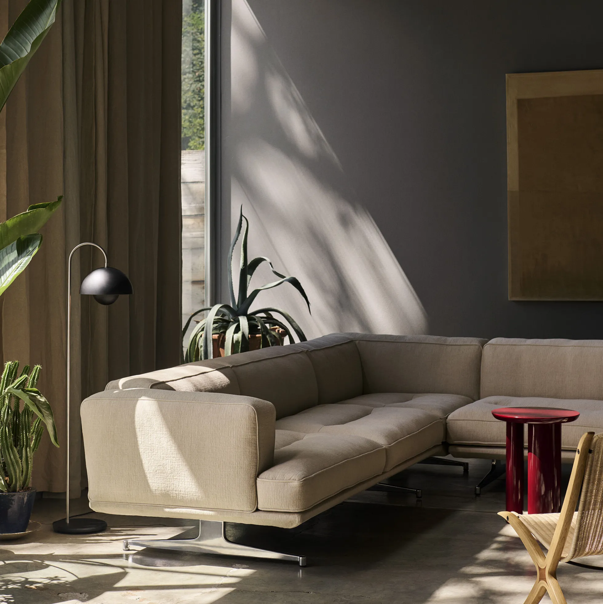 Flowerpot VP12 Floor Lamp, matt black