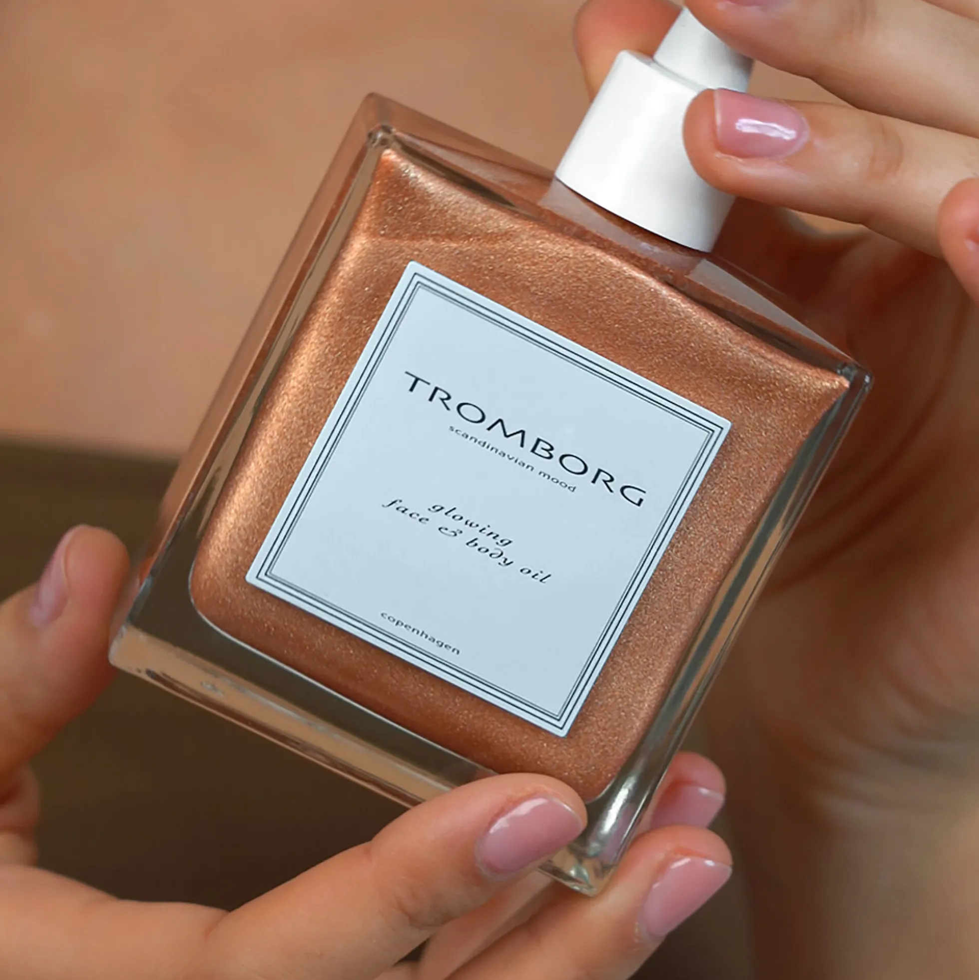 Glowing face & body oil