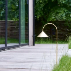 Grasp Garden Spear, matt brass