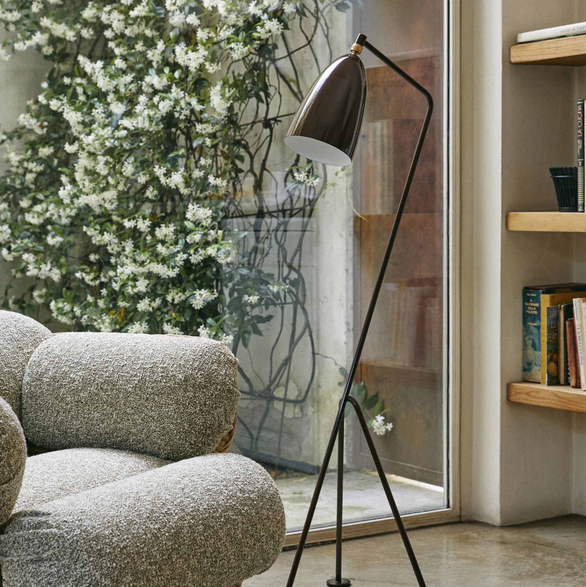 Gräshoppa Floor Lamp, walnut brown glossy
