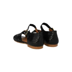 Håndflettet sandal med hulmønster detalje, black