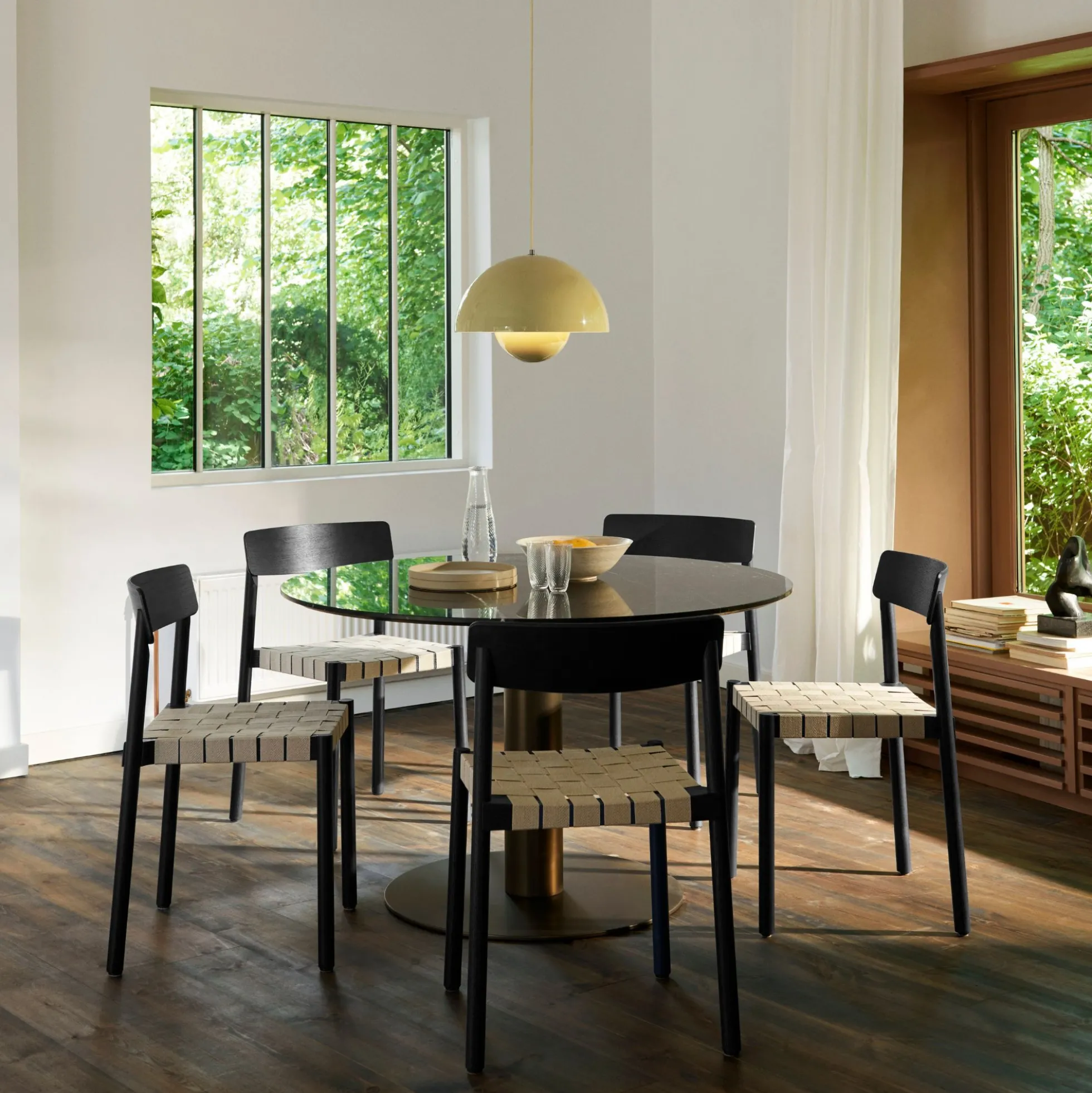 In Between SK19 spisebord, Nero Marquina/bronzed