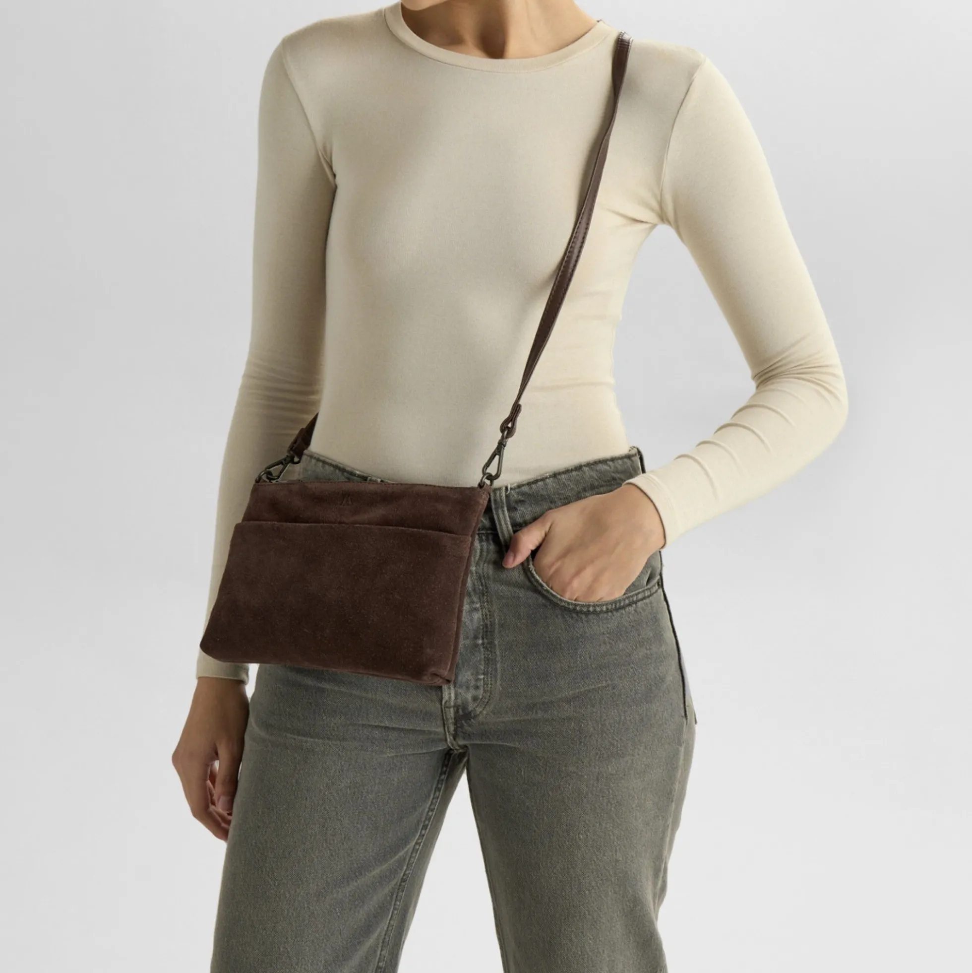 KarimaMBG Crossbody Bag Suede, dark brown