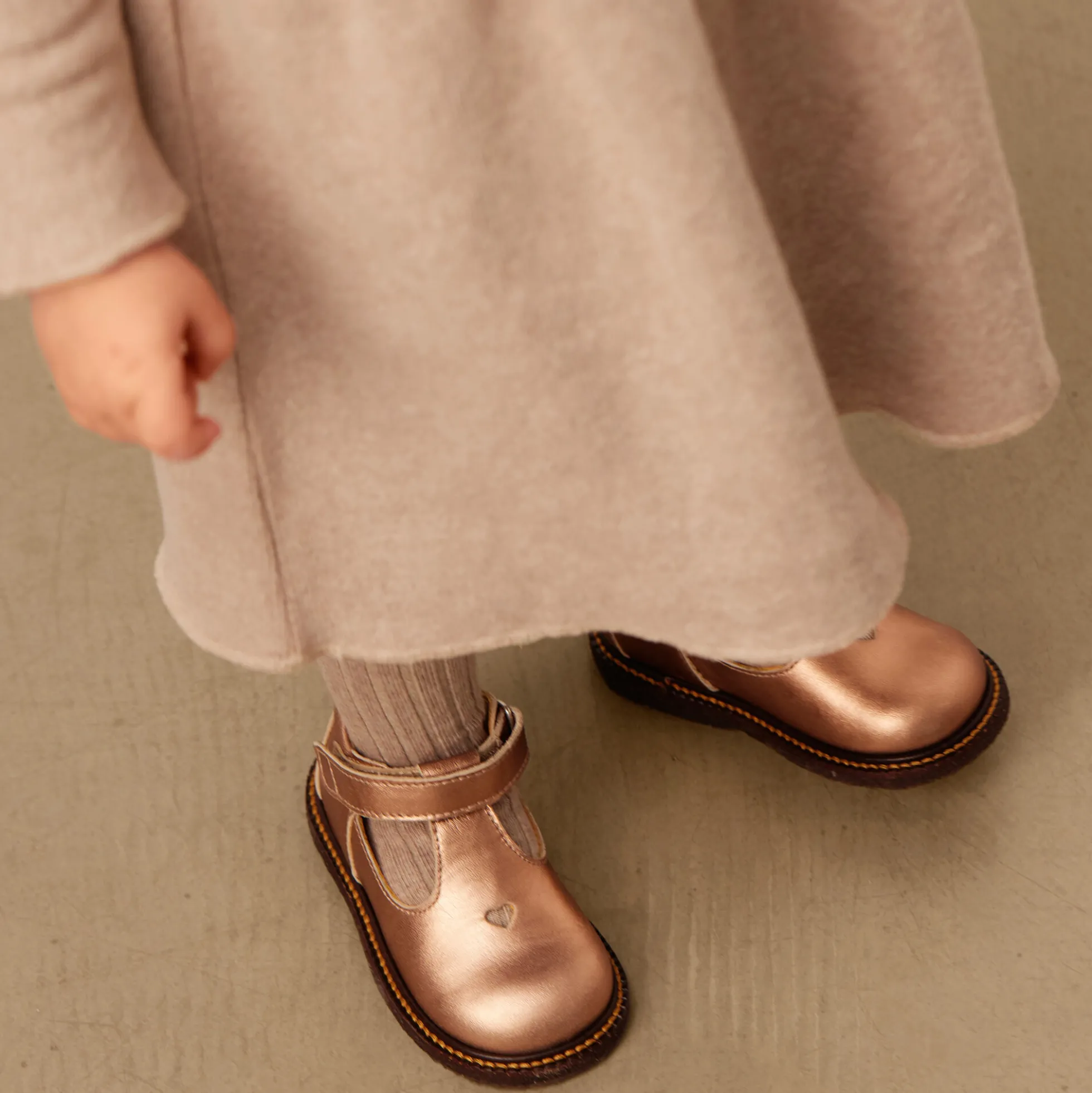 Klassisk tullesko med hjertemotiv, bronze metallic