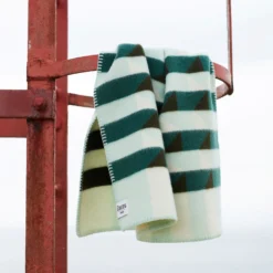 KVAM Baby Size Throw, green