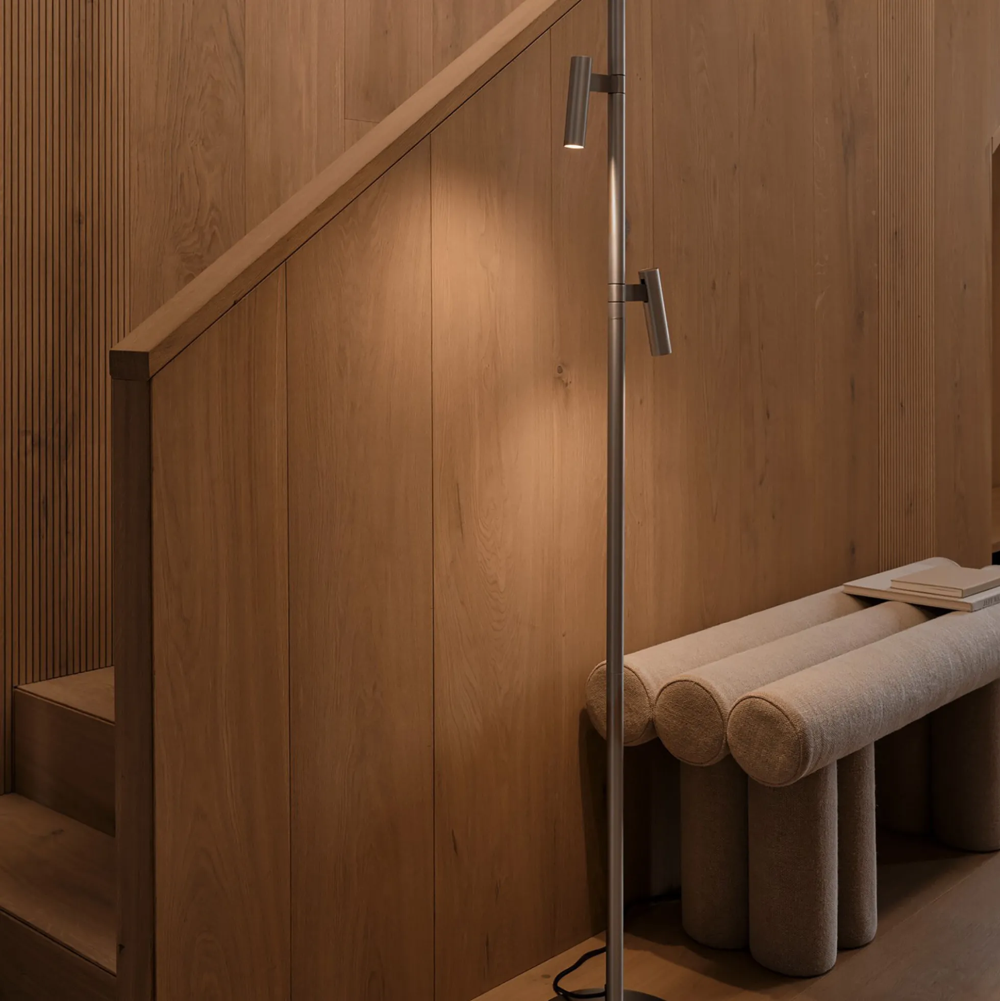 Makoto gulvlampe, satin krom