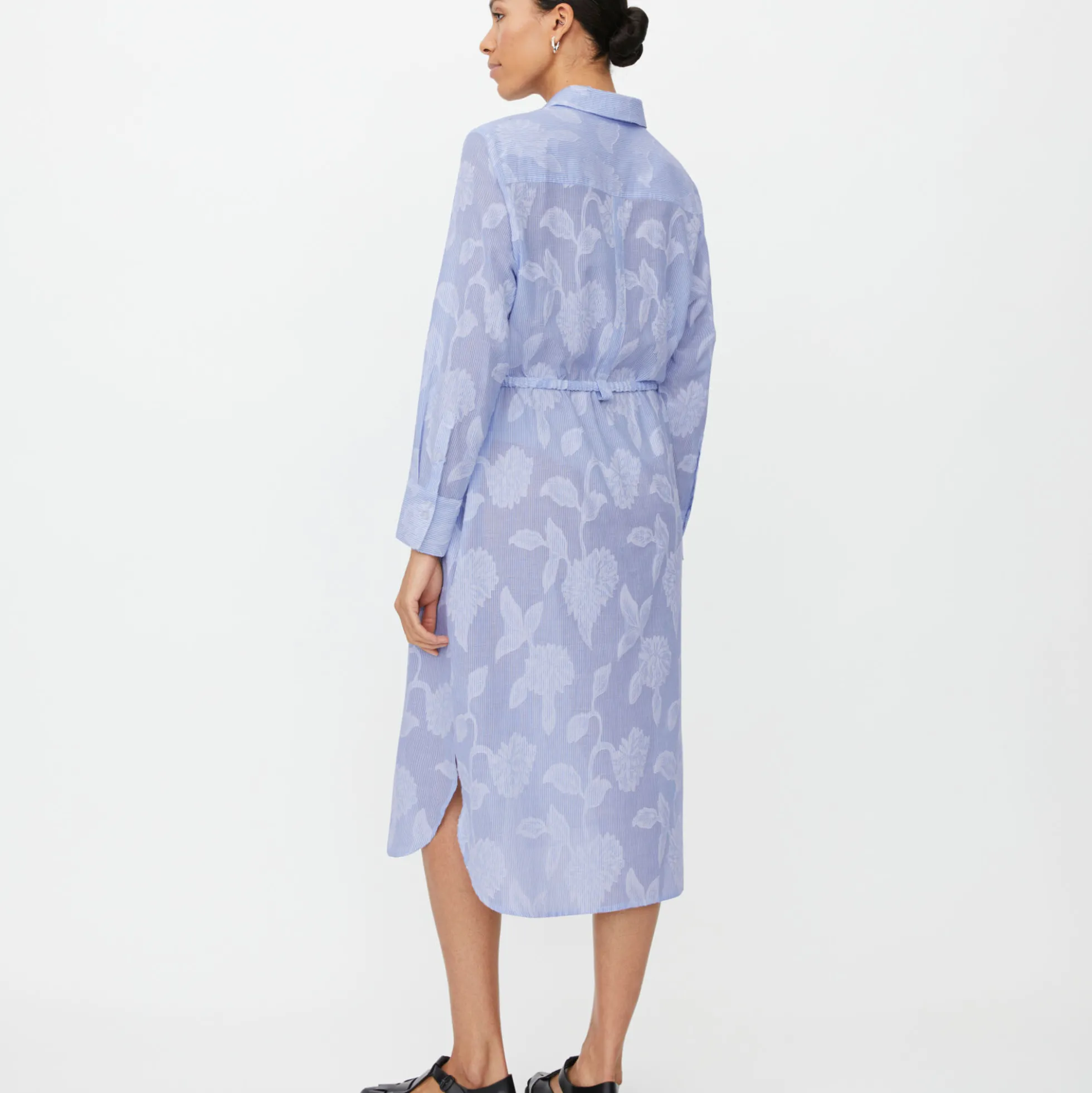 MaNivalina, placid blue