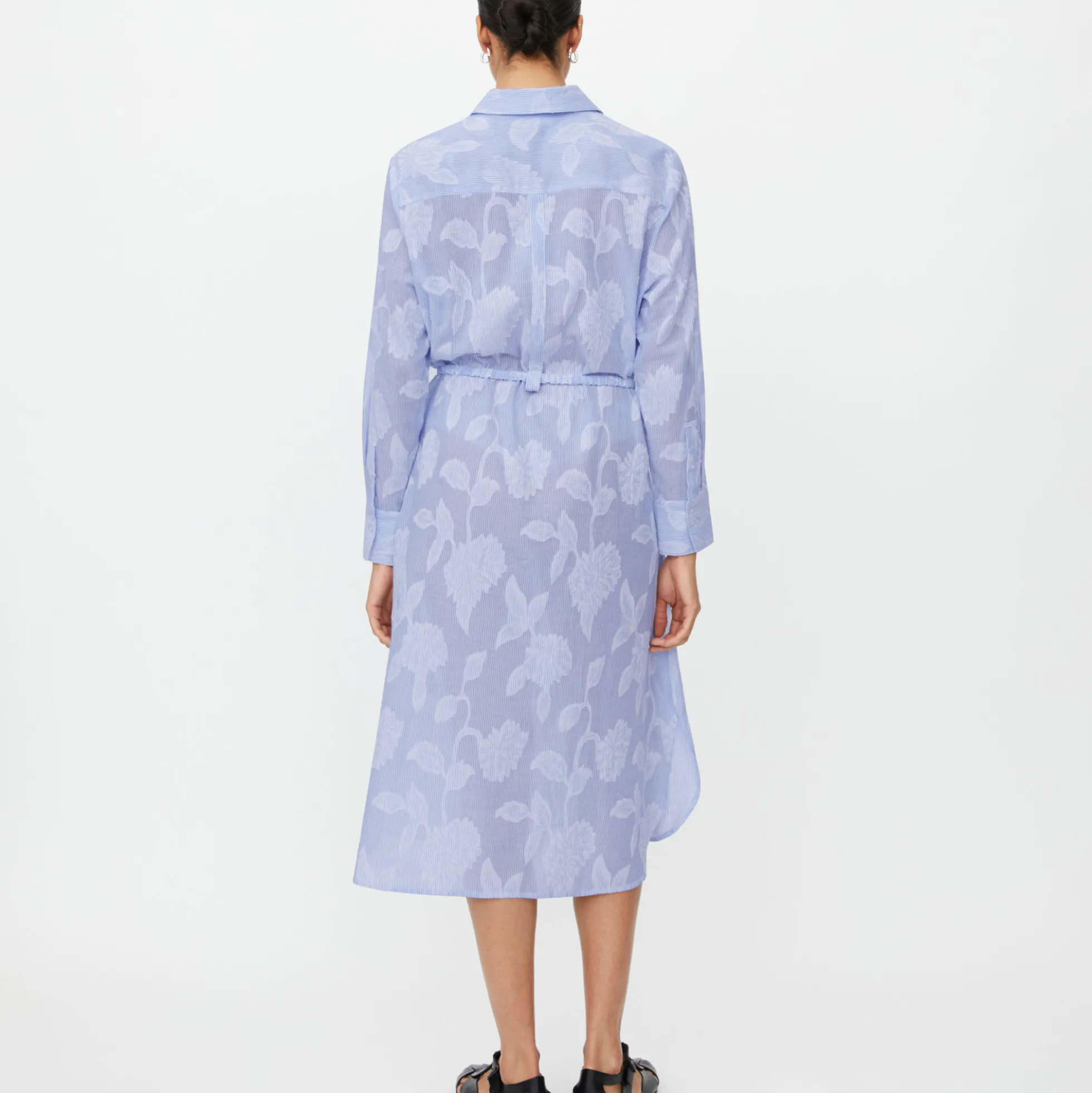 MaNivalina, placid blue