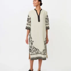 MaNovalitha, black
