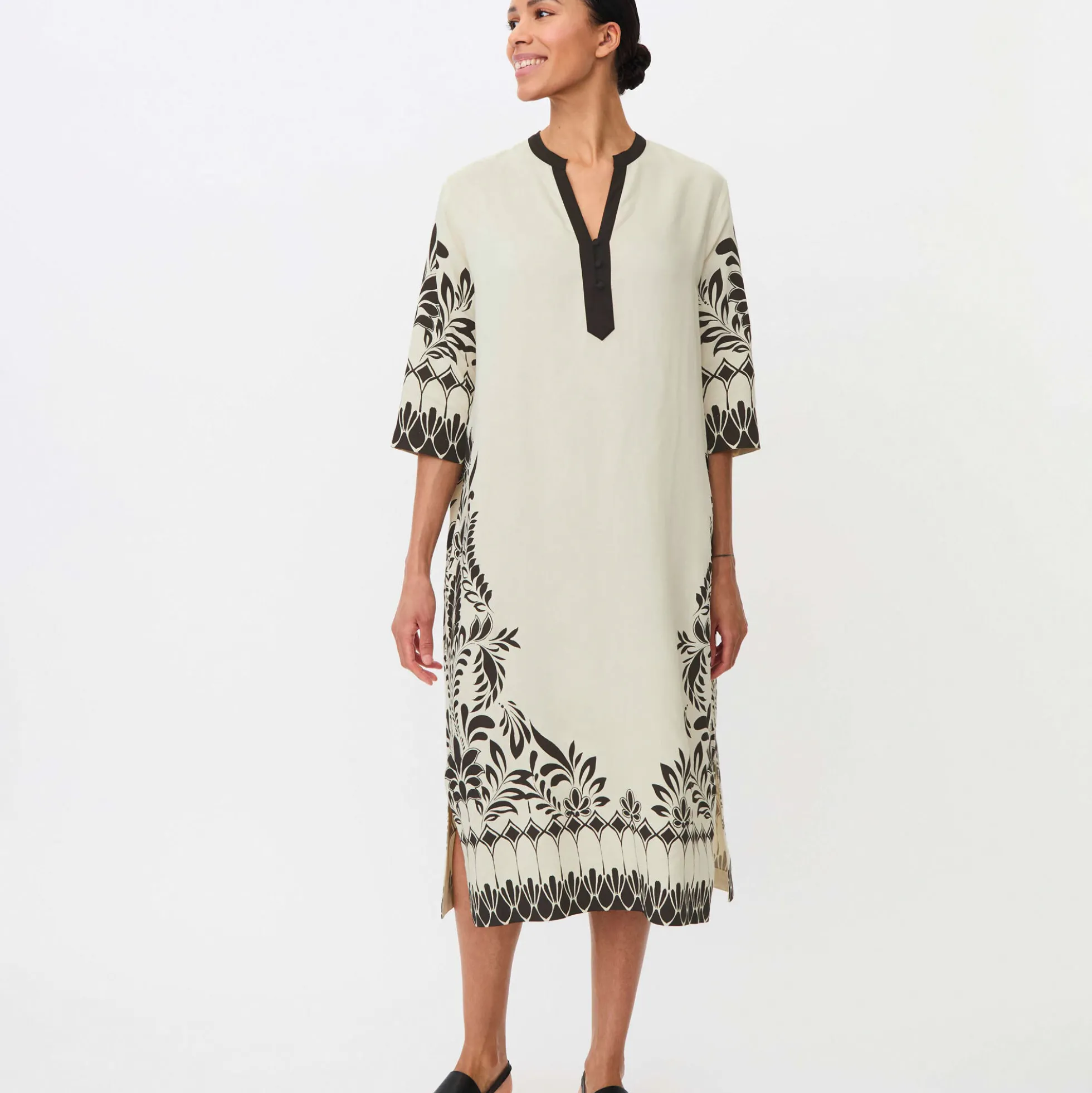 MaNovalitha, black