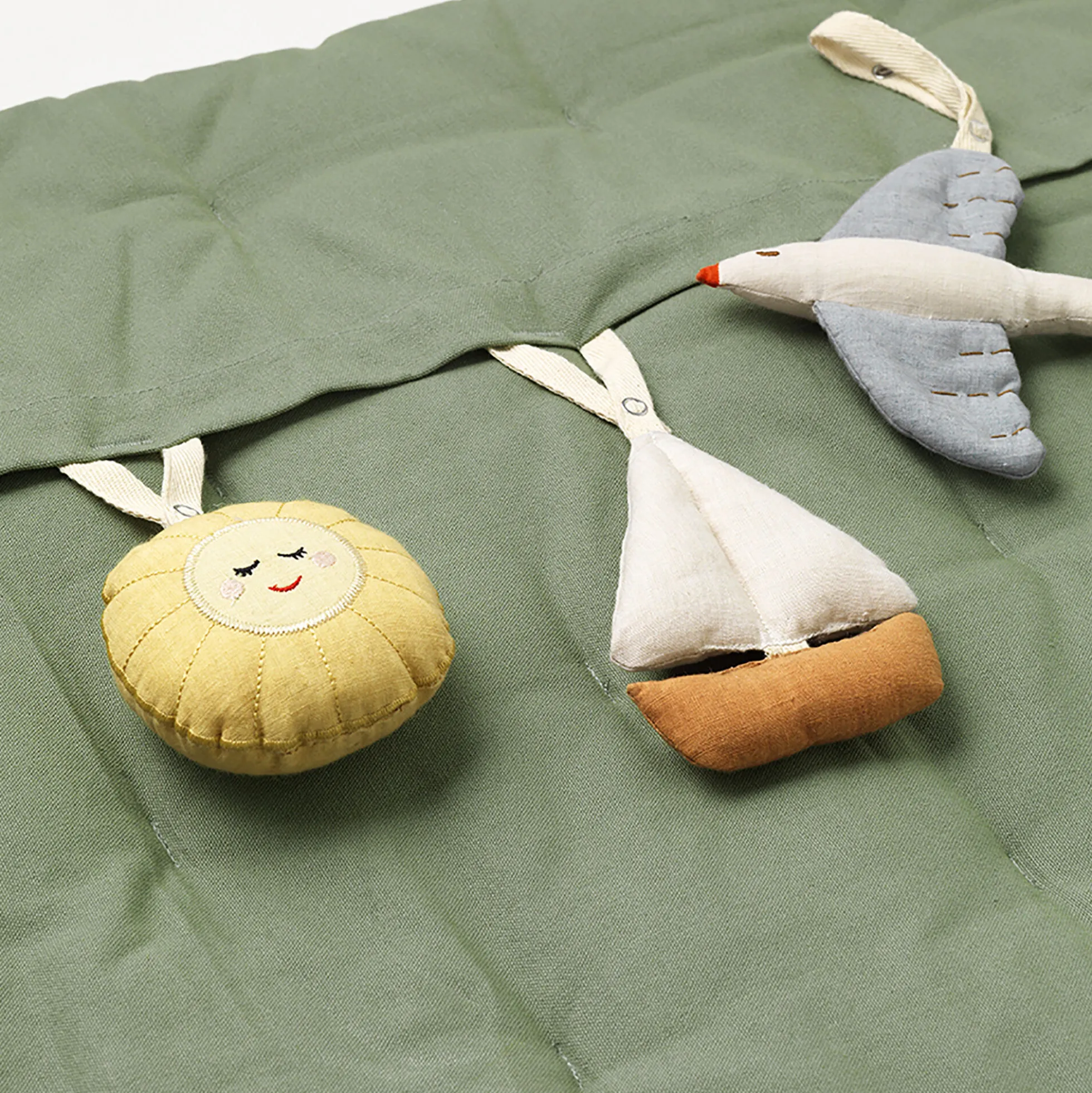 Meri legemadras, sailboats