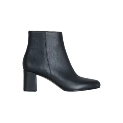 Milena, black