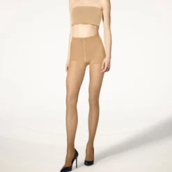 Miss W 30 Push Up Tights, fairly light