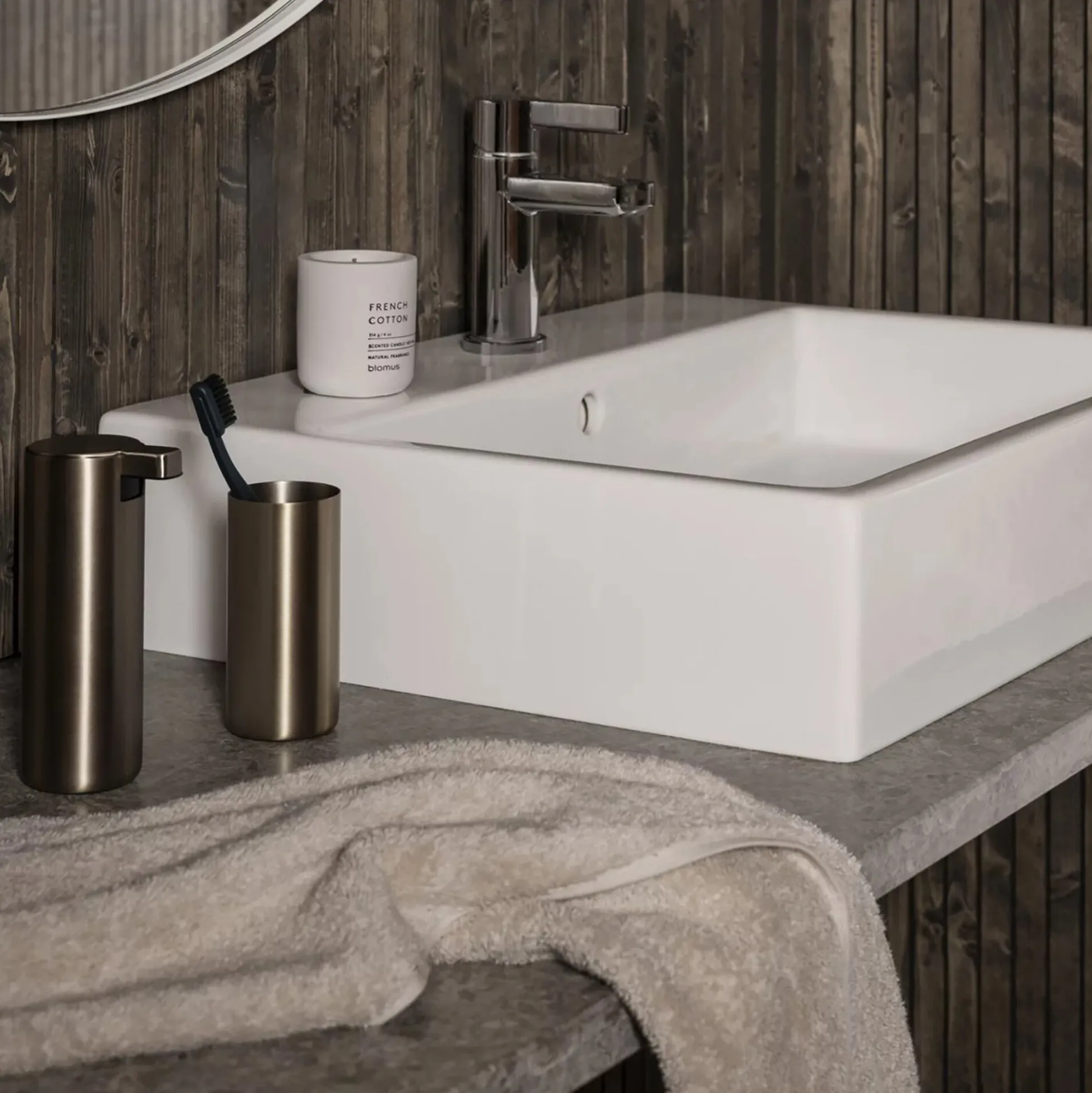 MODO Toothbrush Holder, brass/metallic finish