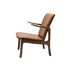 OW124 Beak Chair loungestol, olieret valnød/cognac