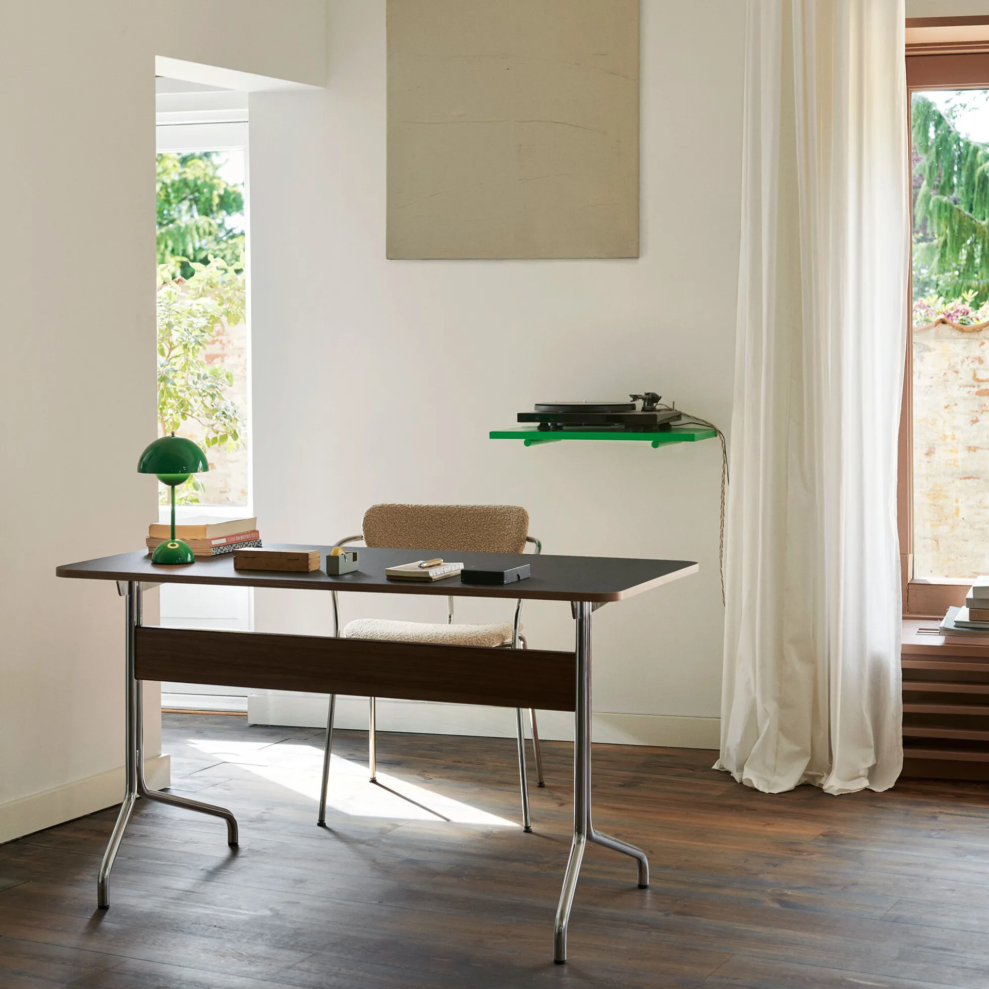 Pavilion Desk AV16, charcoal/walnut/chrome