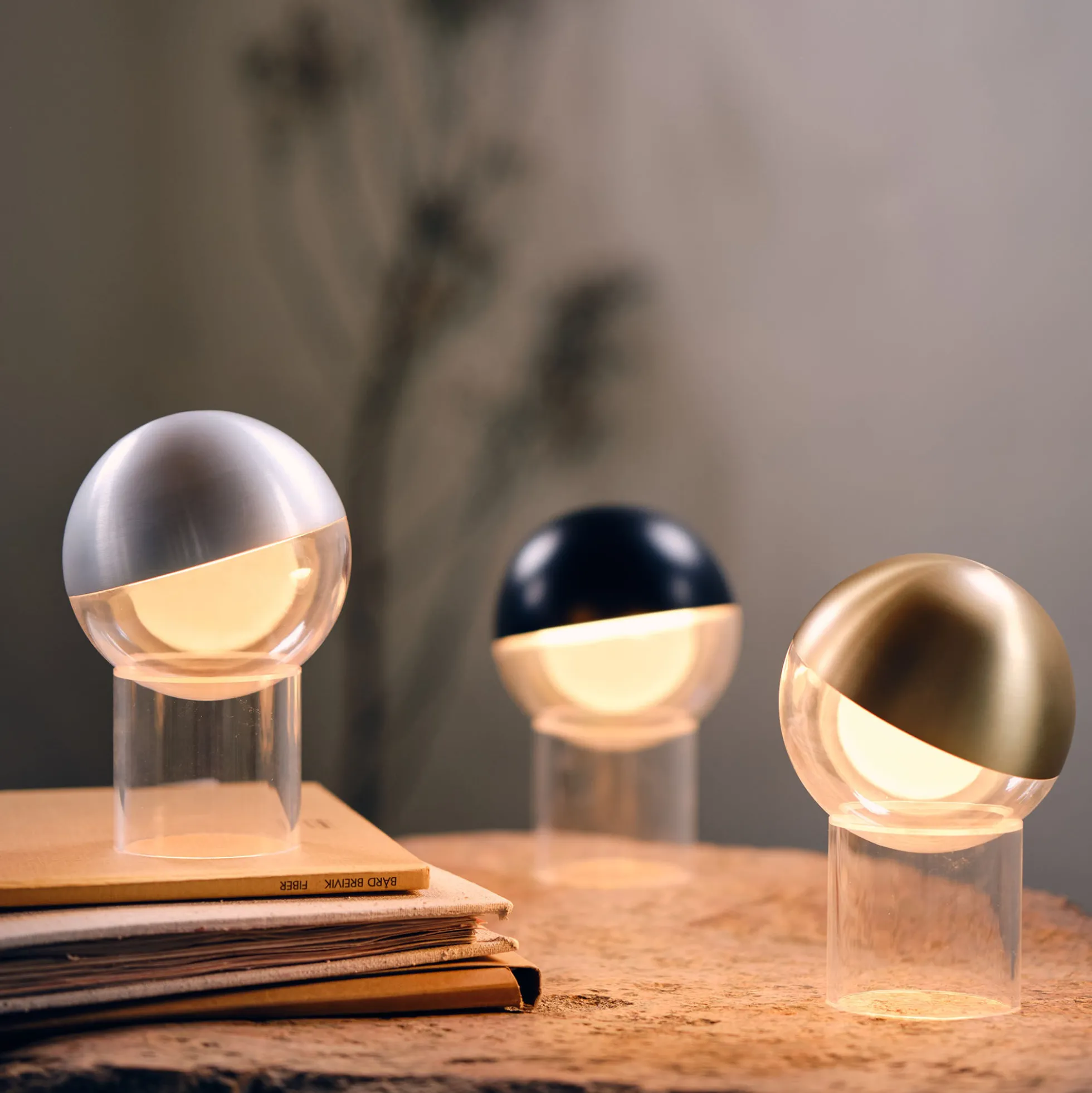 Pila Portable Table Lamp, brushed aluminium