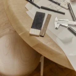 Pioneer Stool, vidar 106