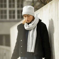 Pleece Short Scarf, light grey