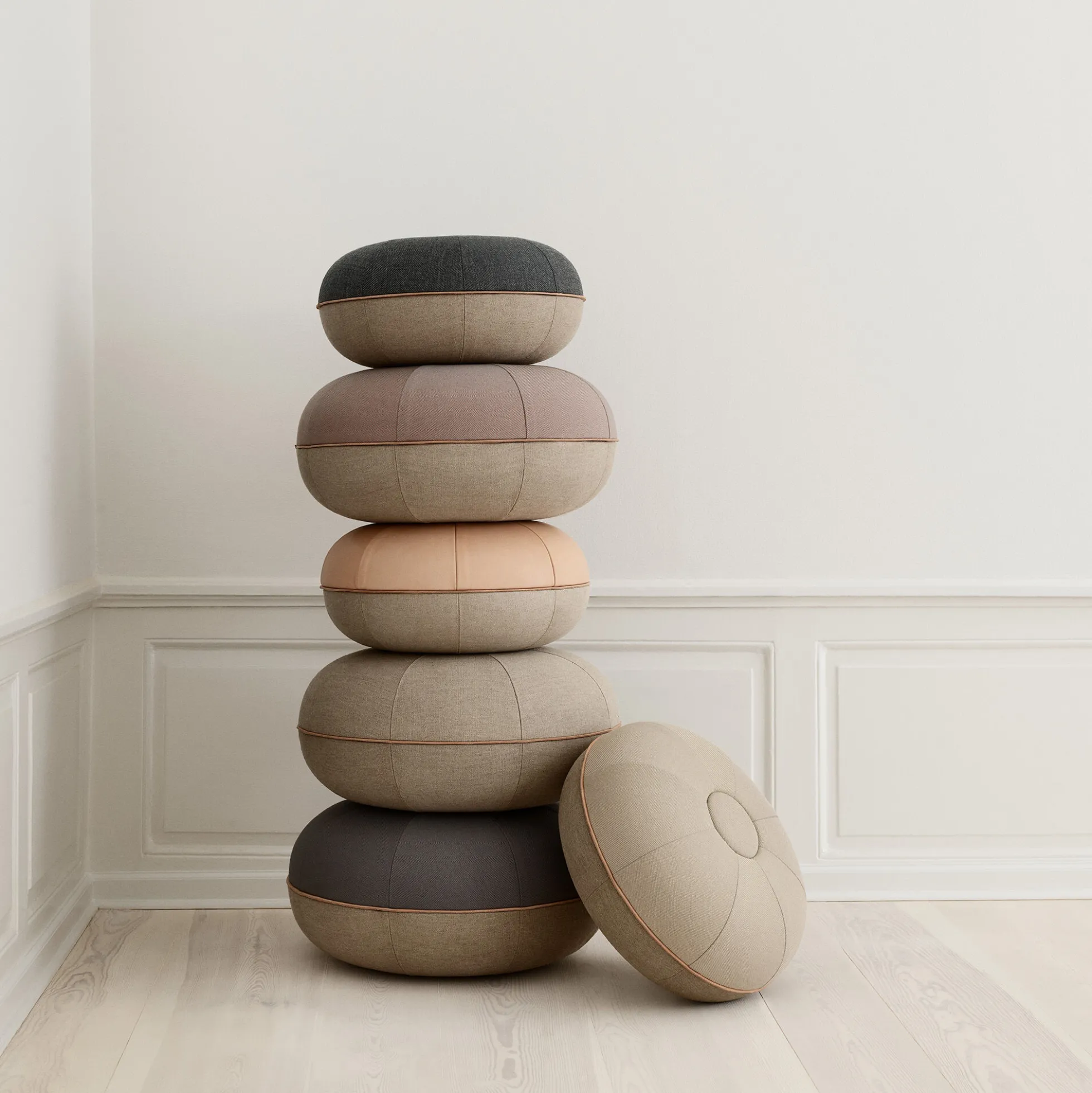 Pouf, pale yellow