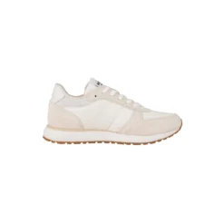Ronja, whisper white