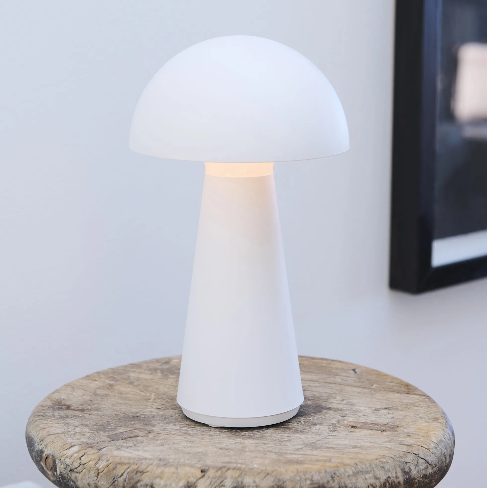 Sam genopladelig lampe, white