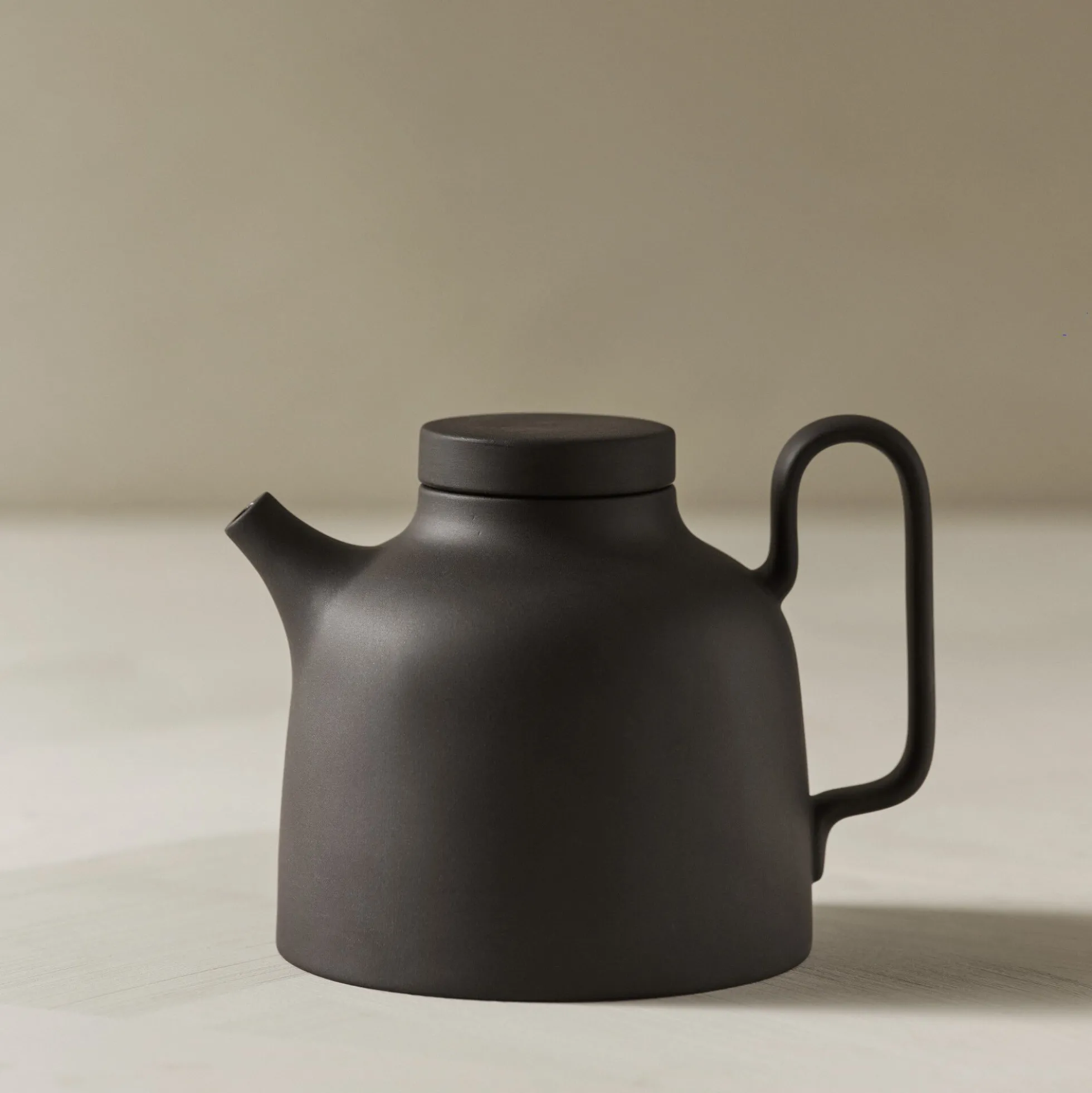 Sand Secrets Tea Pot, black clay