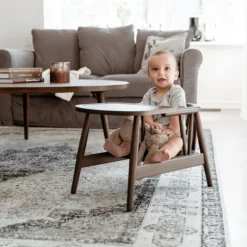 Smilla toddlerstol, røget eg